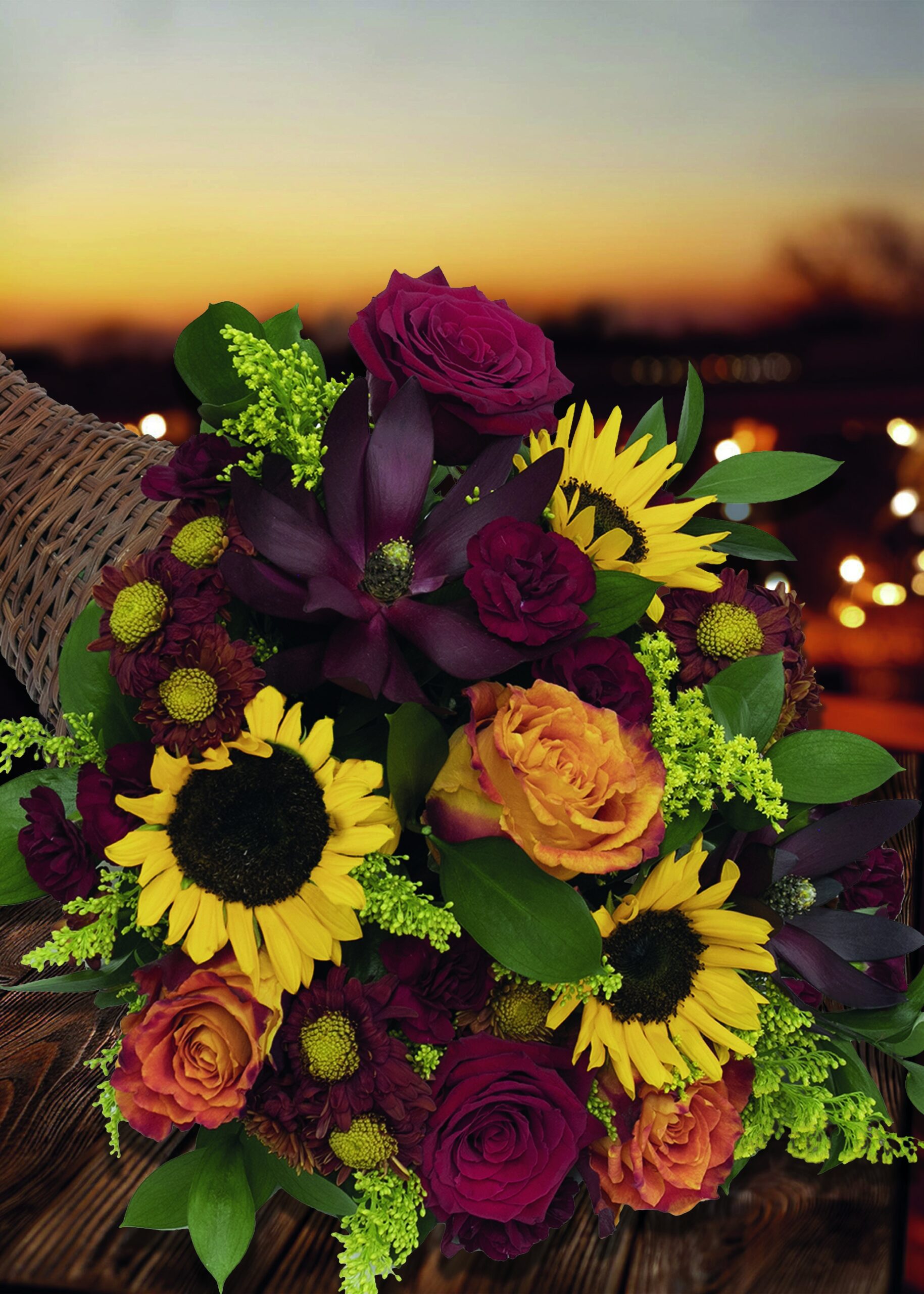 Arreglo de temporada con rosas y girasoles